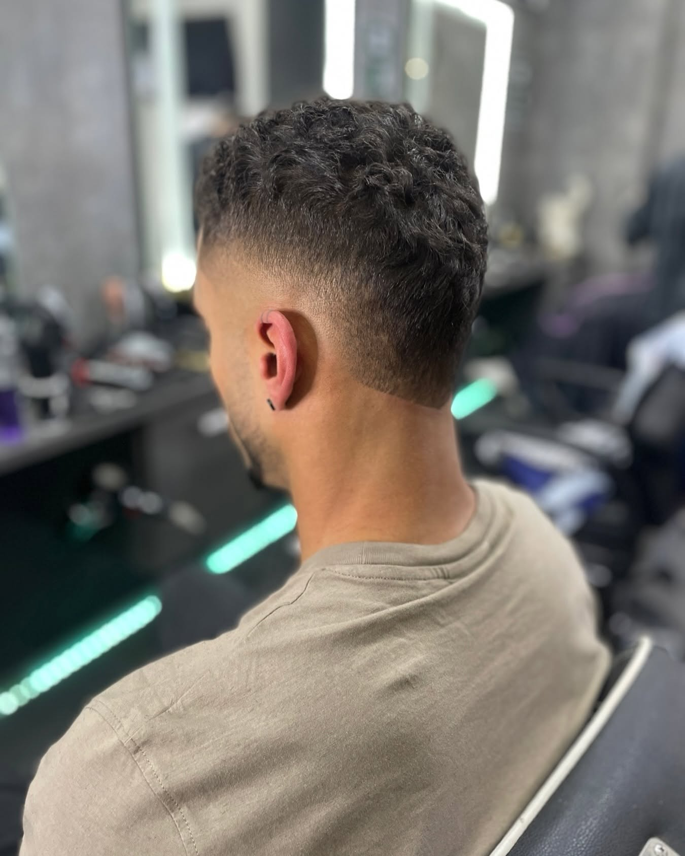 Präziser Fade-Haarschnitt, Detailaufnahme
